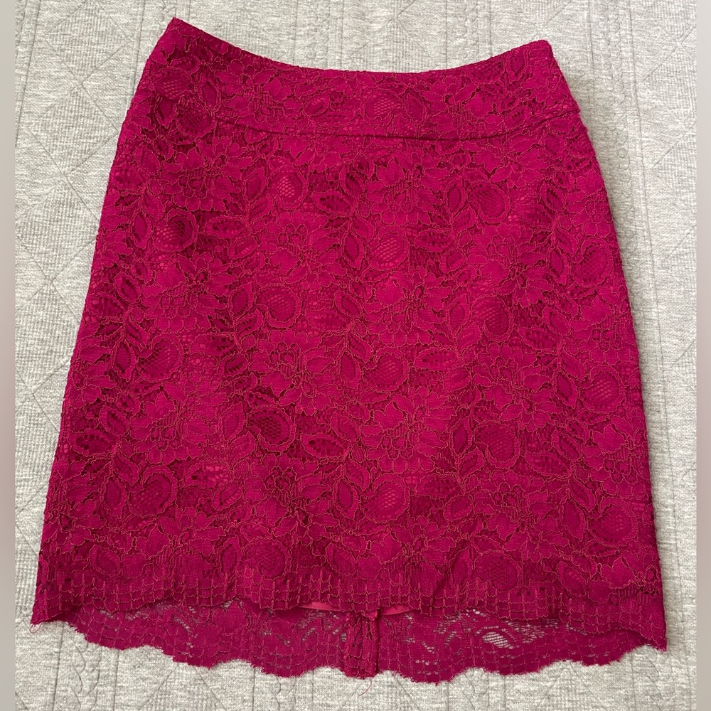 Banana Republic Petite size 0 - Fuchsia Colored Lace Pencil Skirt